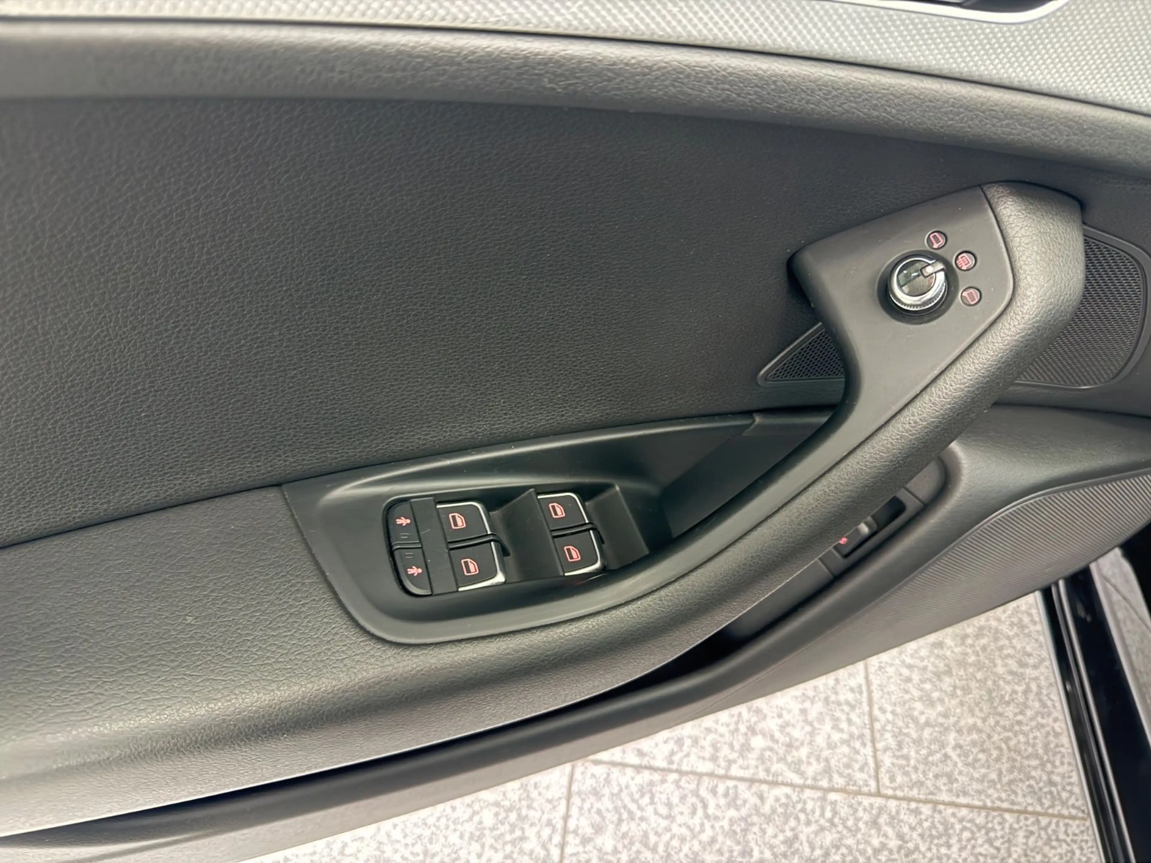 Audi A6 Avant 2.0 TDI*AUTO*BI-XN*NAV*TMP*LEDR*CAM*AHK — photo 12