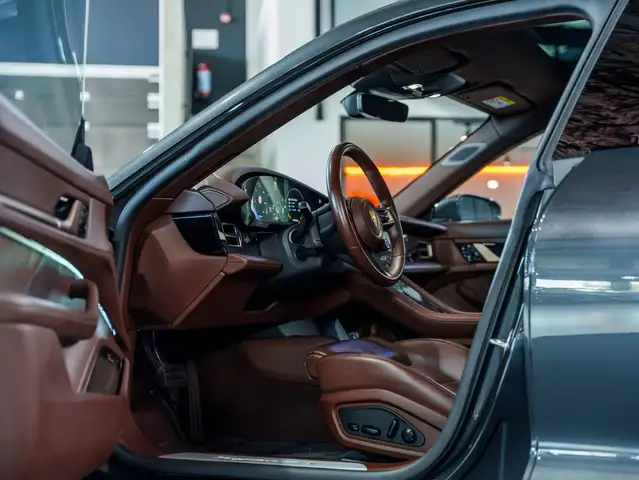 Porsche Taycan view 11