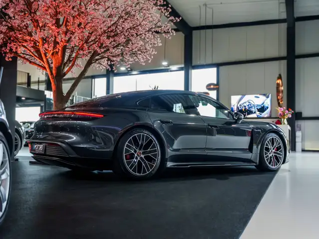 Porsche Taycan view 4