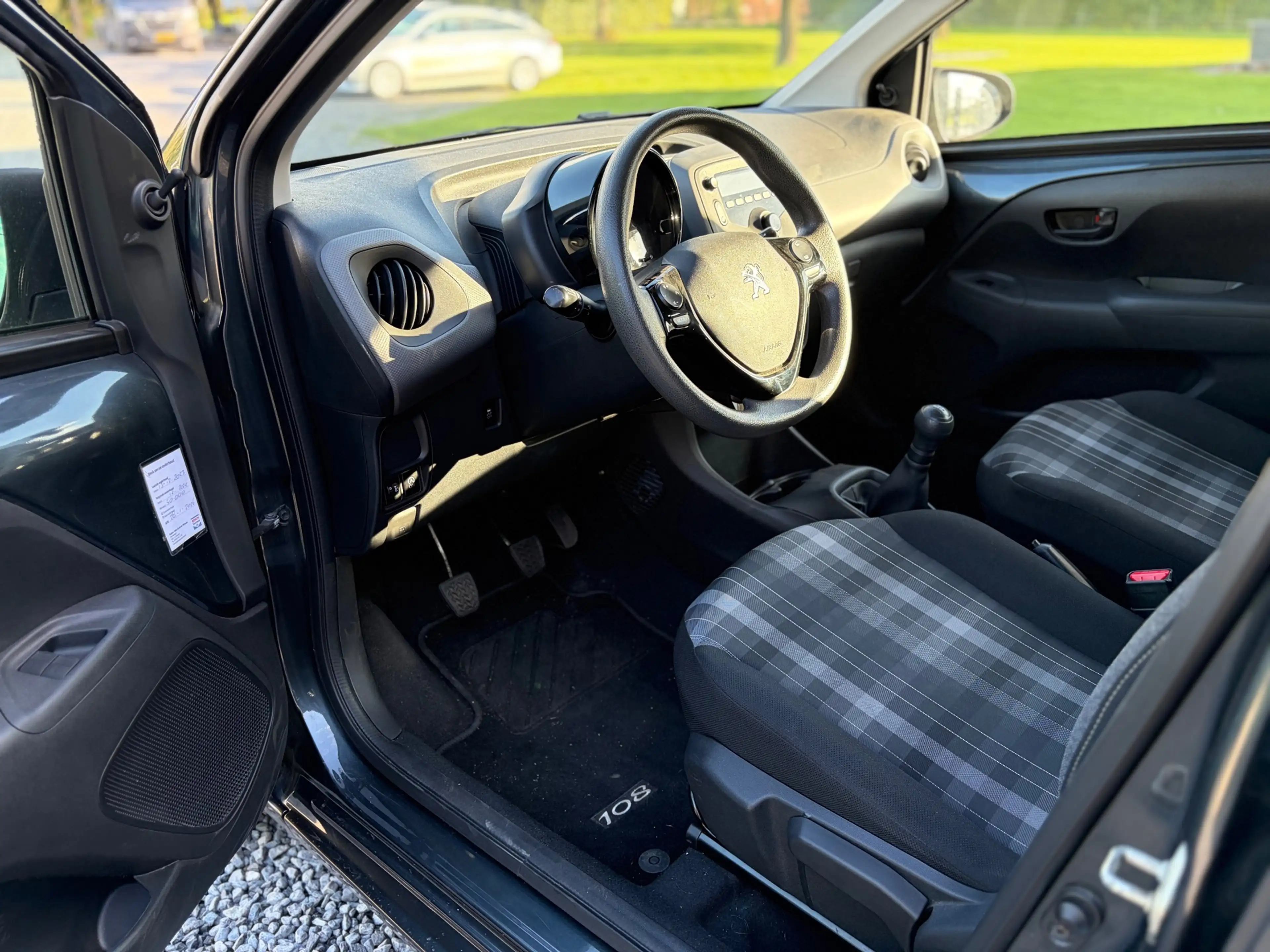 Peugeot 108 1.0 e-VTi Active — photo 7