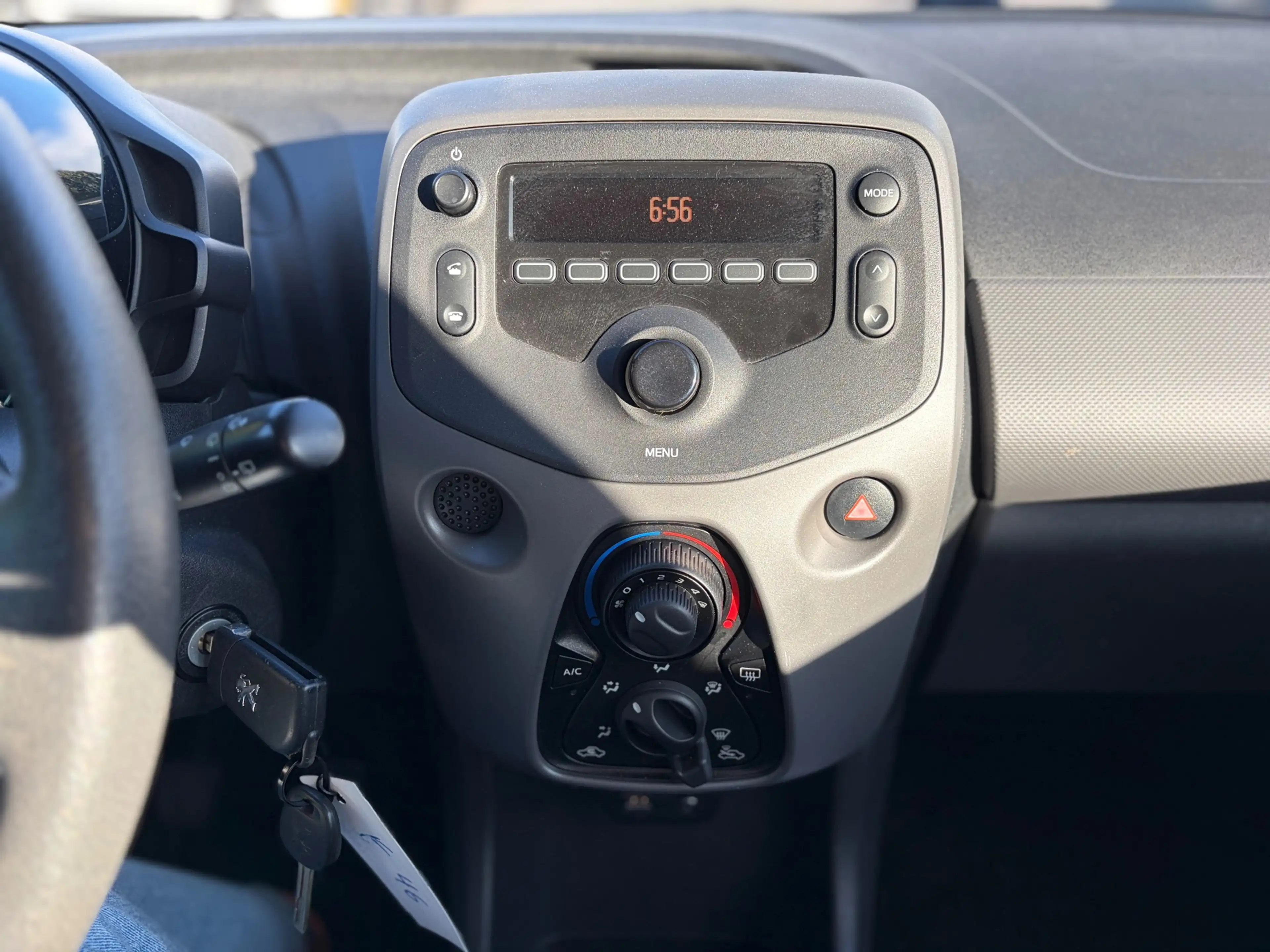 Peugeot 108 1.0 e-VTi Active — photo 9
