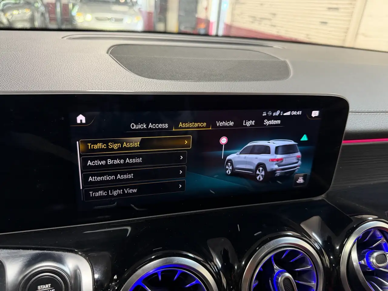 Mercedes-Benz GLB снимка Mercedes-Benz GLB