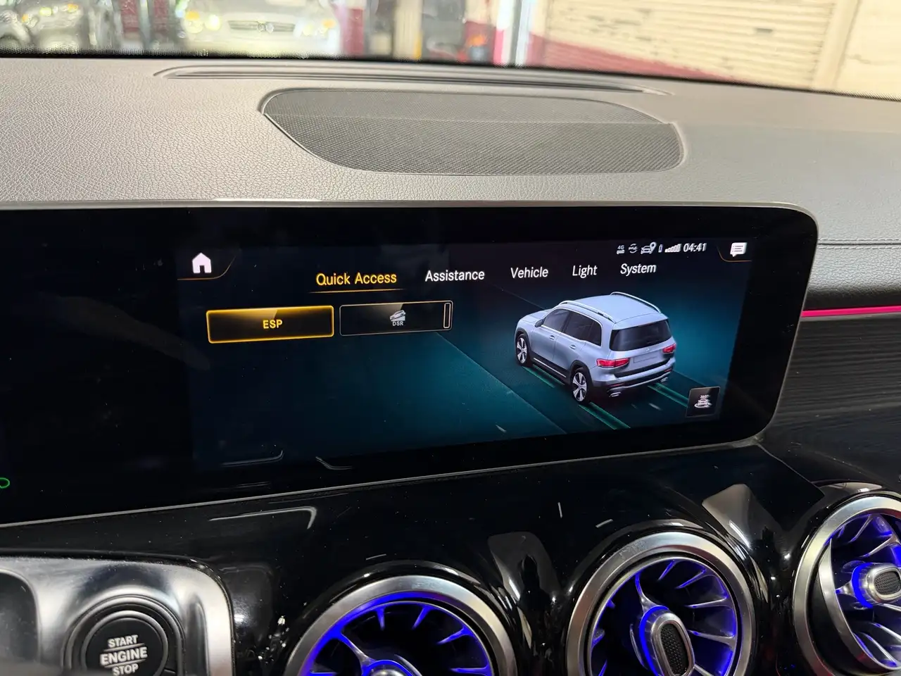 Mercedes-Benz GLB снимка Mercedes-Benz GLB