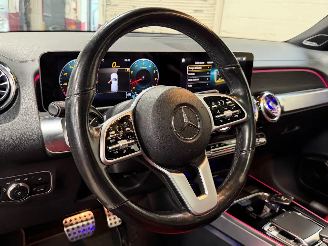 Mercedes-Benz GLB снимка Mercedes-Benz GLB