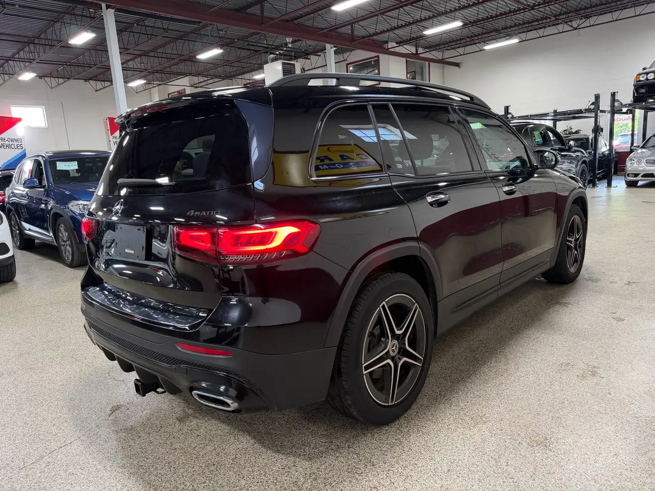 Mercedes-Benz GLB снимка Mercedes-Benz GLB