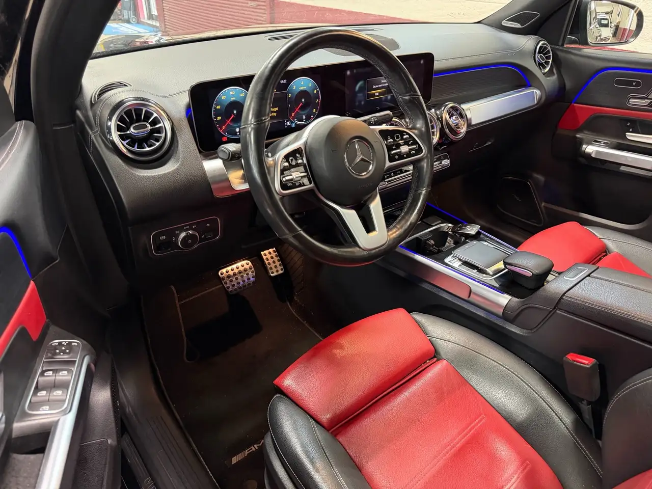 Mercedes-Benz GLB снимка Mercedes-Benz GLB
