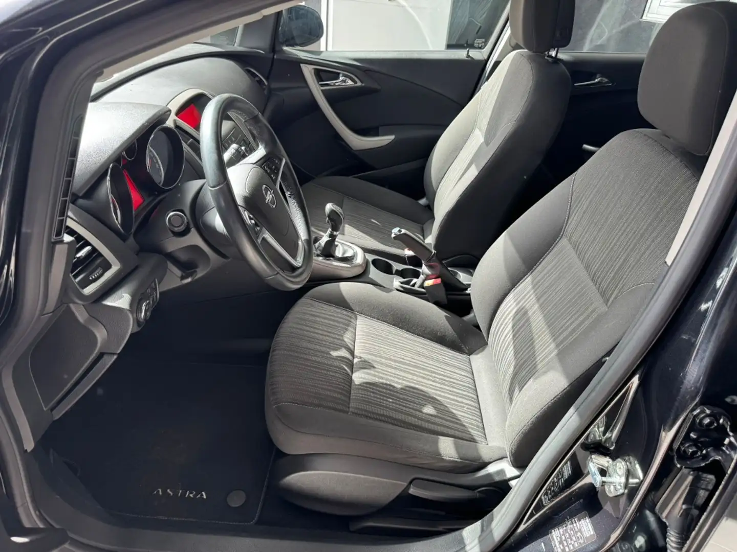 Opel Astra 1.7CDTI Excellence 125 Noir - 2