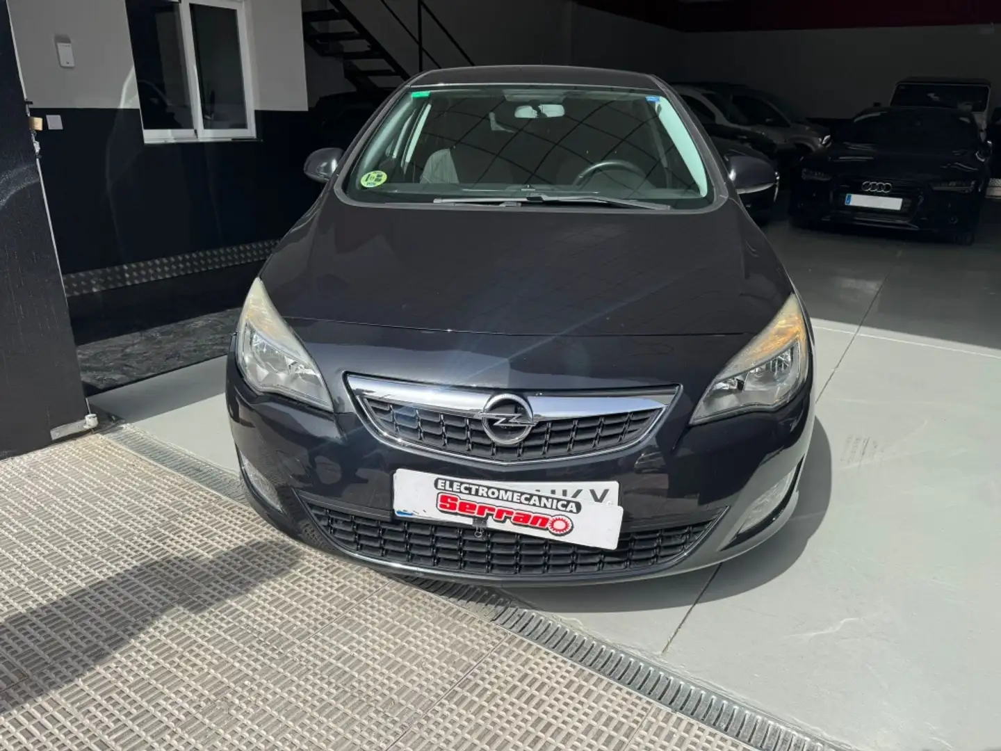 Opel Astra 1.7CDTI Excellence 125 Noir - 1