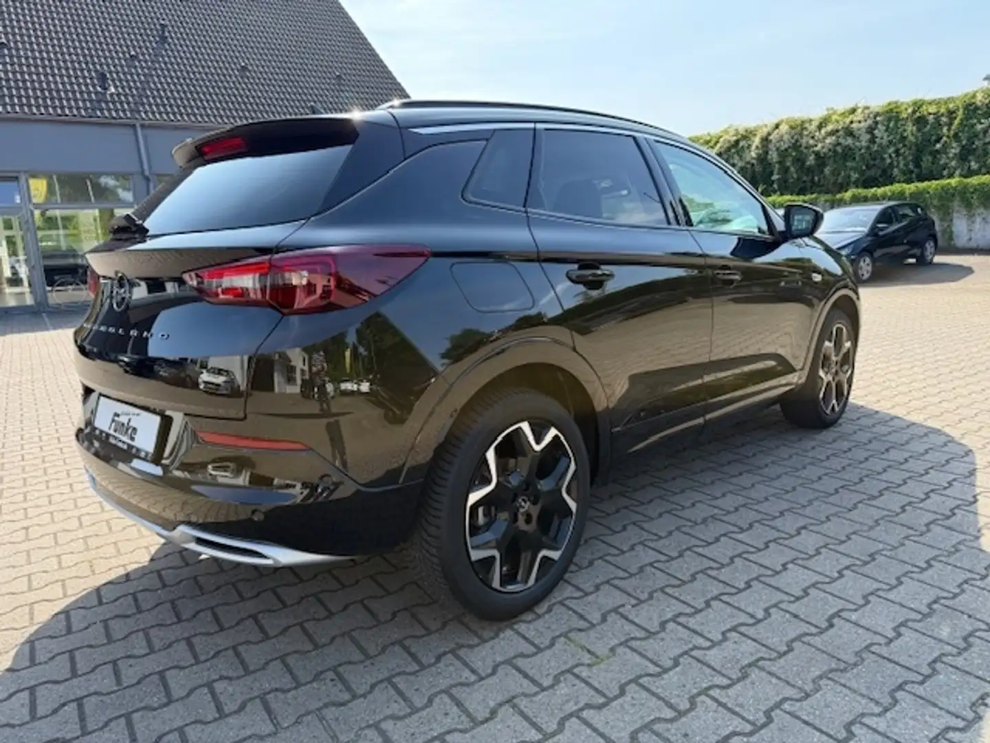 Opel Grandland Ultimate 1.2 Turbo Navi Leder 360 Kamera Klimasitz Schwarz - 2