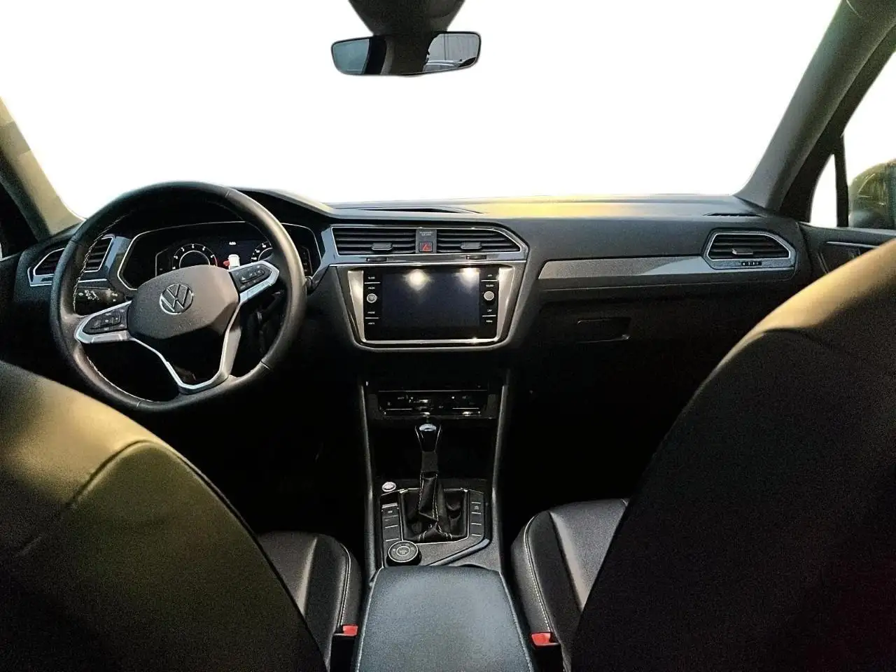 Volkswagen Tiguan снимка Volkswagen Tiguan