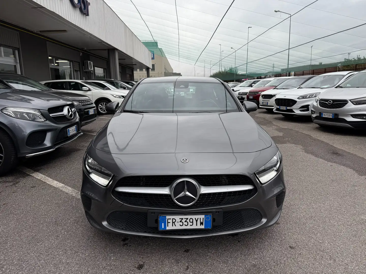 Mercedes-Benz A 200 A 200 / BENZINA / AUTOMATICA Grau - 2