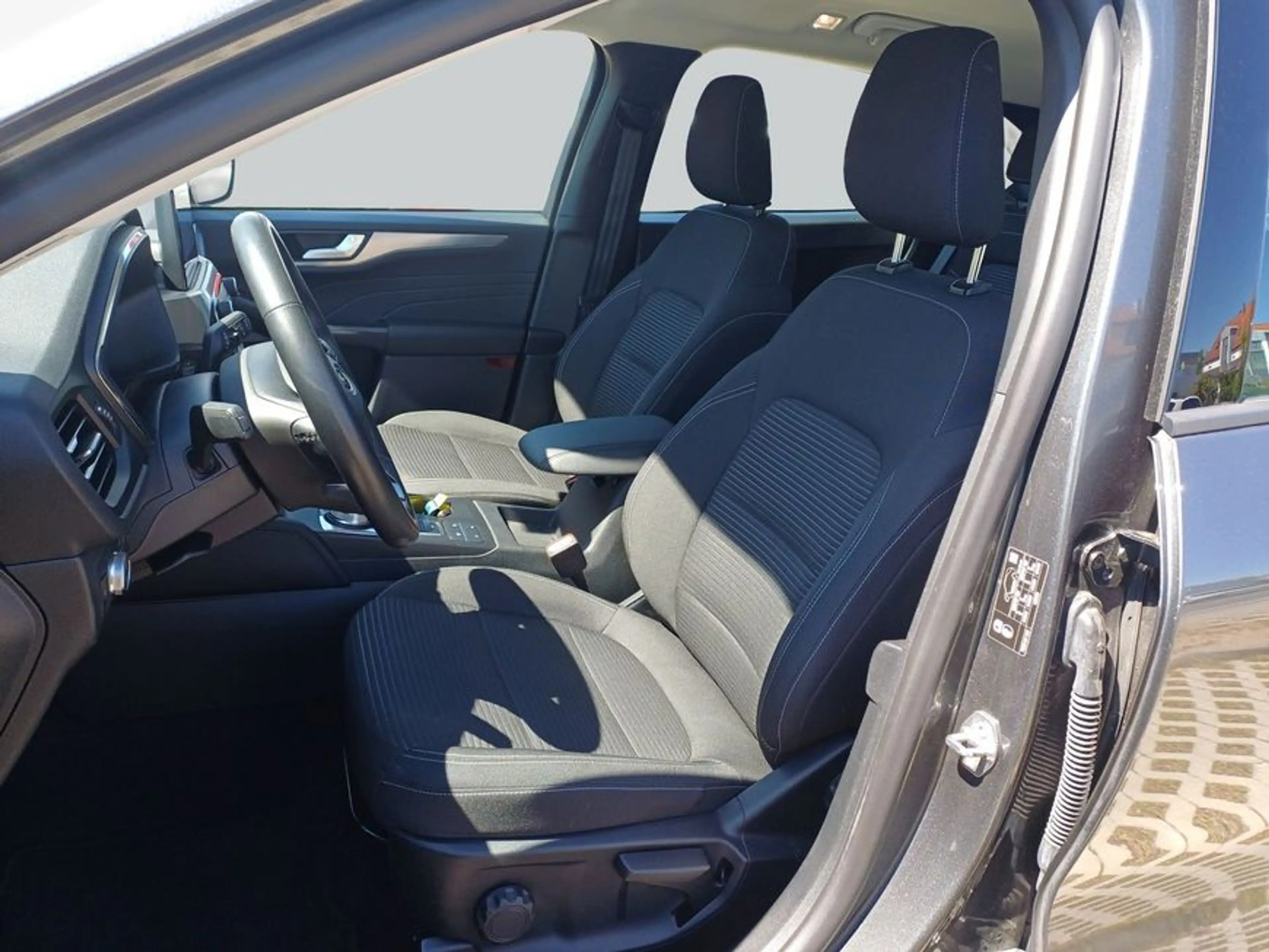 Ford Kuga 2.5 Duratec PHEV TITANIUM — photo 11