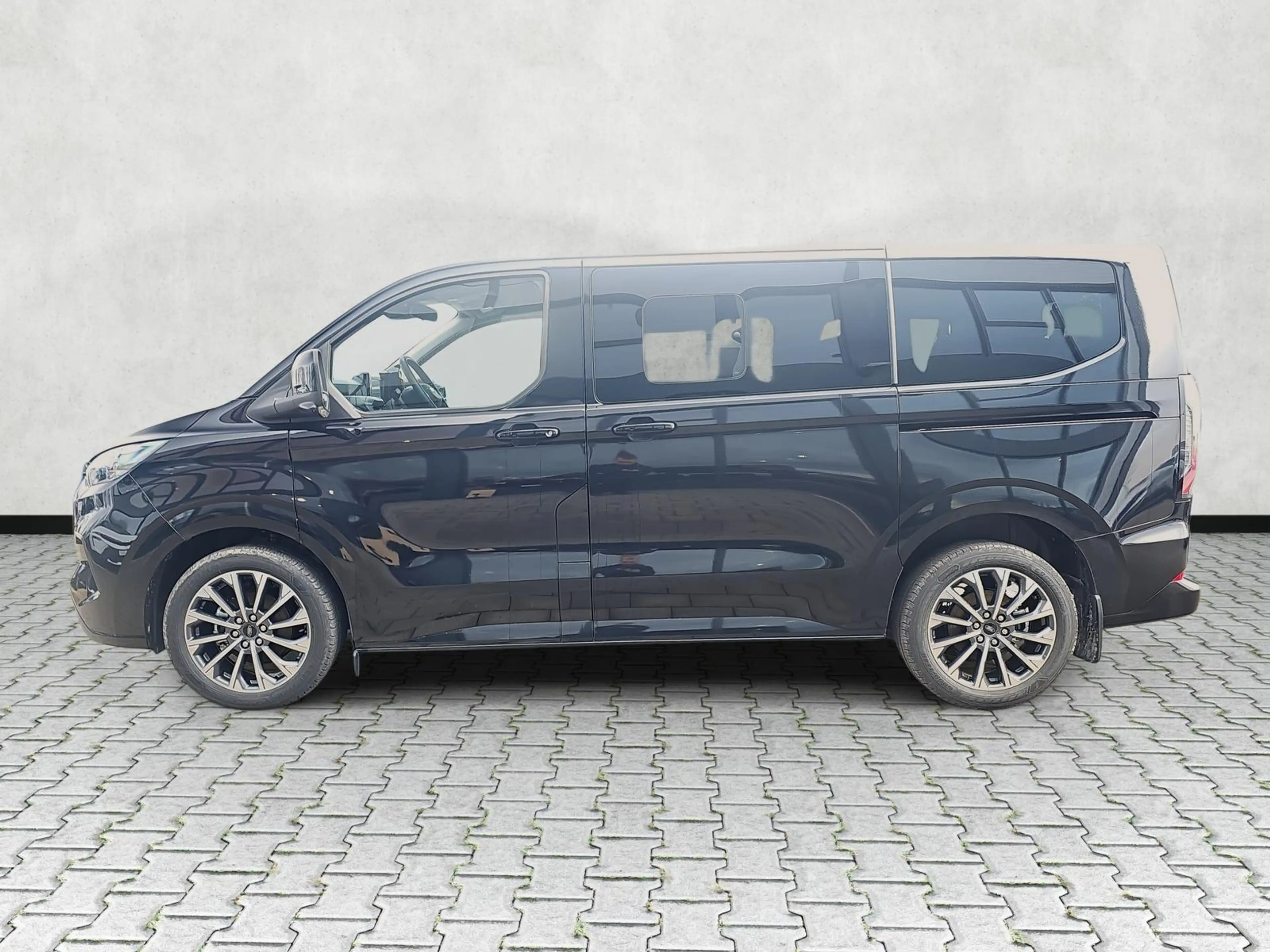 Ford Tourneo Custom 2.0 EB Titanium X B&O / Standheiz 110 kW (150 P... — photo 4