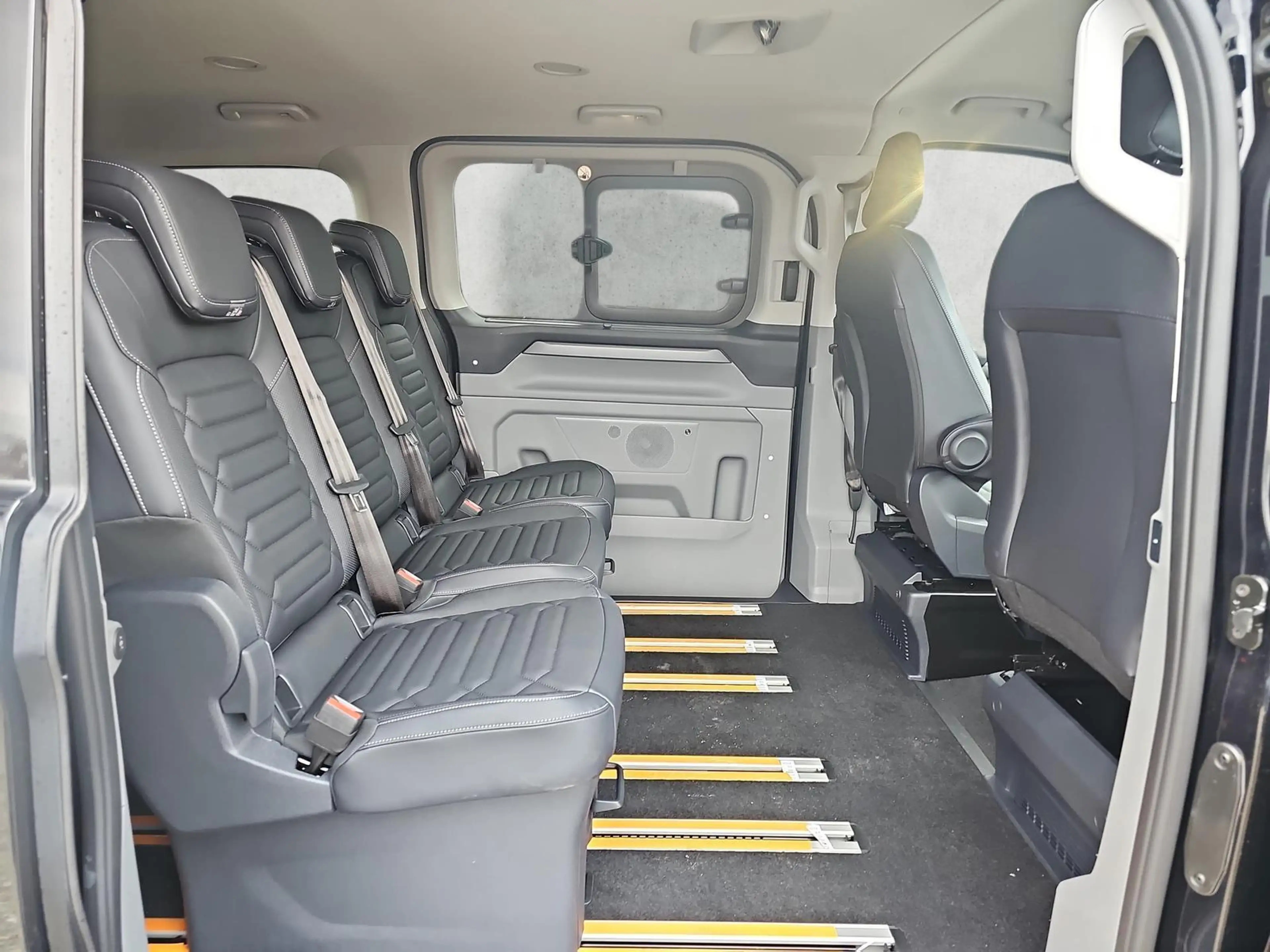 Ford Tourneo Custom 2.0 EB Titanium X B&O / Standheiz 110 kW (150 P... — photo 13