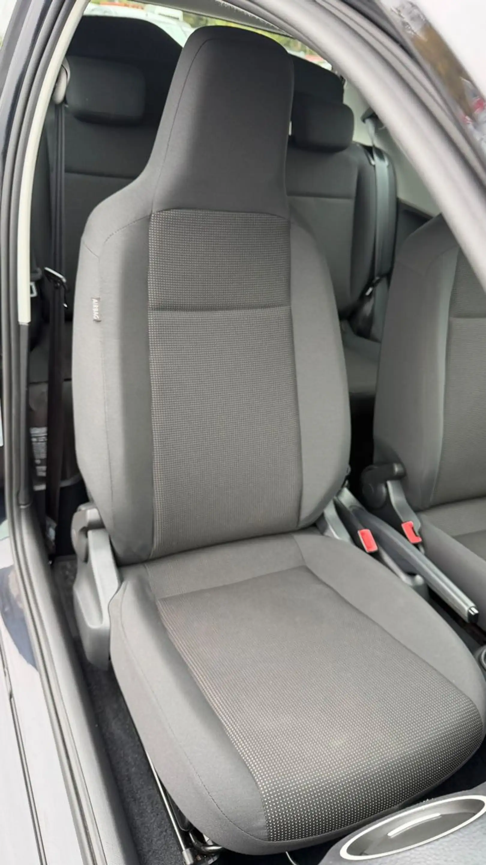 Volkswagen up! take 1-Hand Scheckheft Klima Allwetterreifen — photo 11