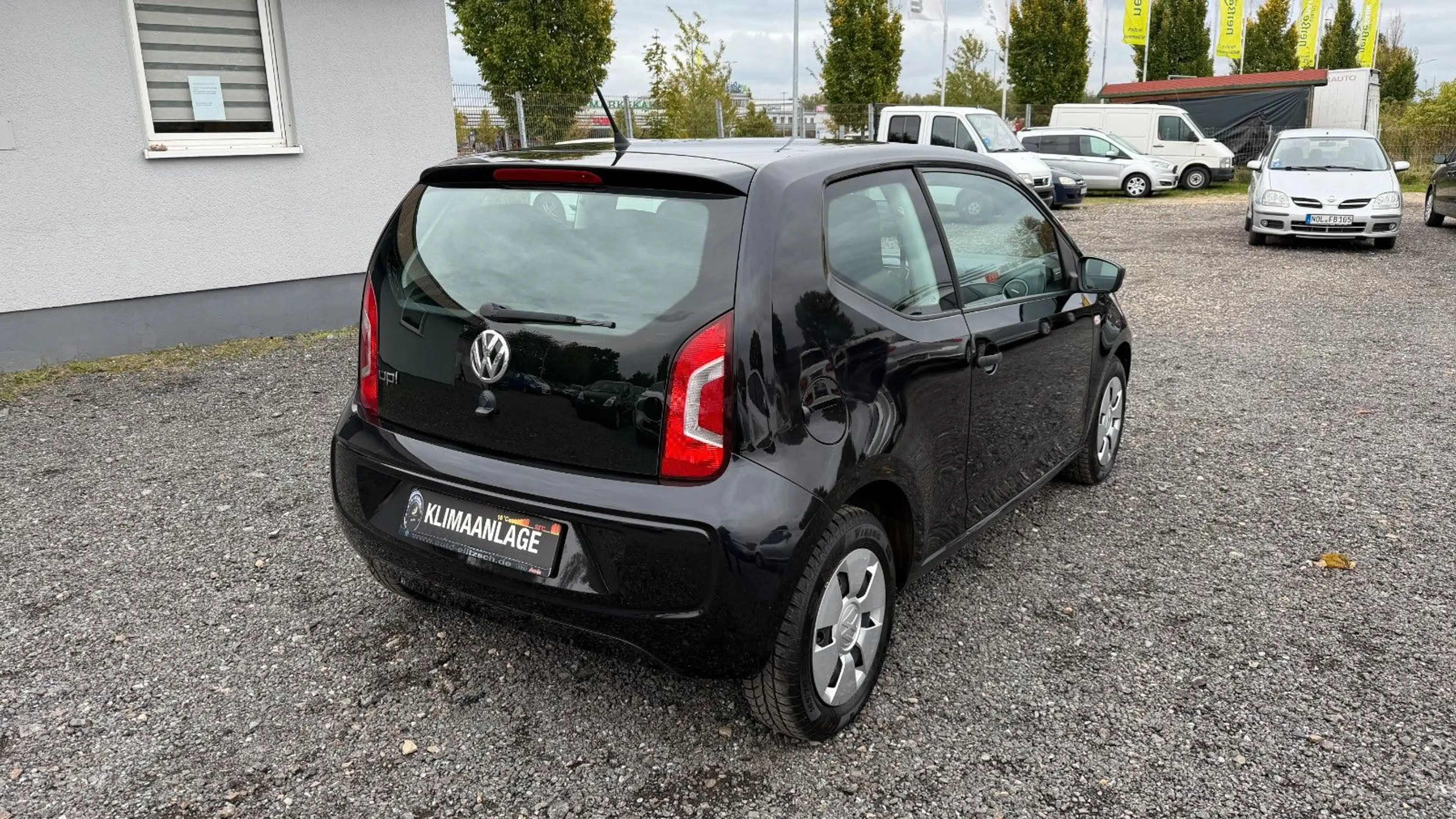 Volkswagen up! take 1-Hand Scheckheft Klima Allwetterreifen — photo 5