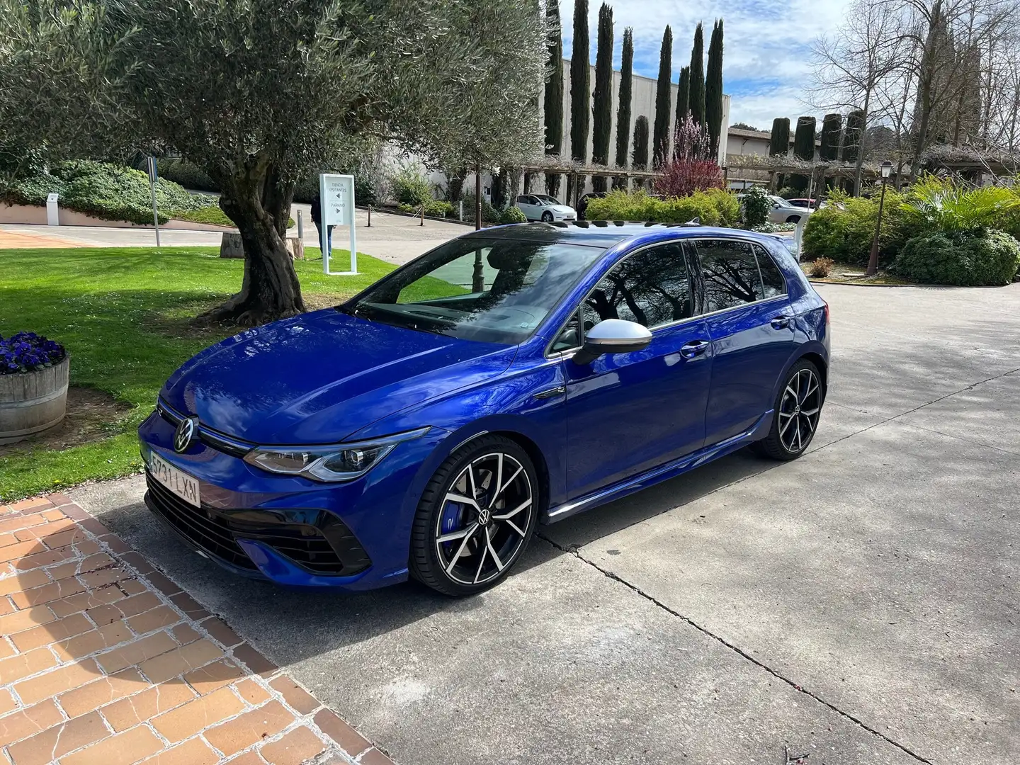 Volkswagen Golf R 2.0 TSI DSG 235kW Modrá - 2