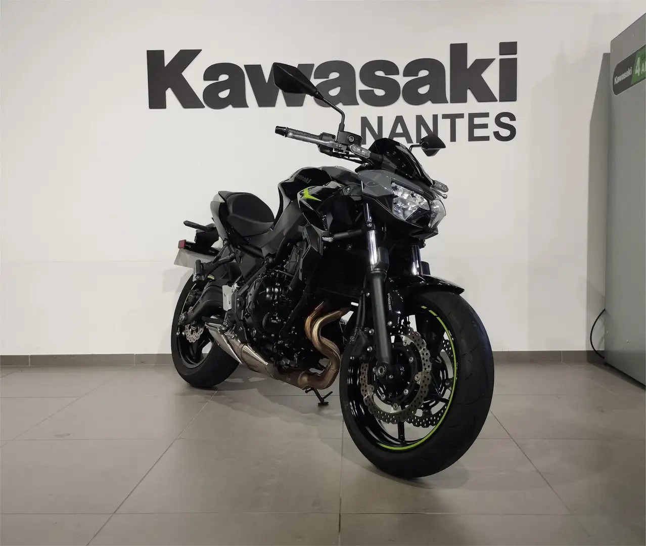 Kawasaki Z 650 Gris - 1
