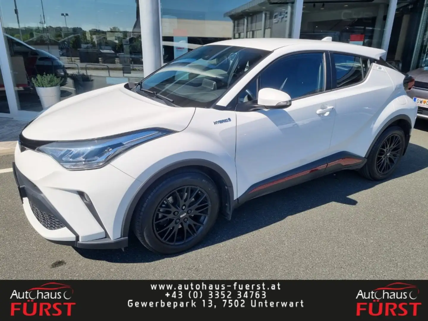Toyota C-HR 1,8L Hybrid C-ENTER CVT *8-Fach*AHV* Weiß - 1