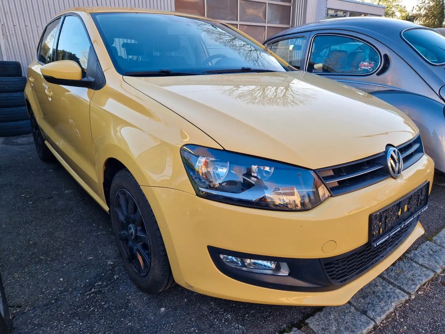 Volkswagen Polo V Comfortline Klima Mod. 2011 AHK abnehmb. Yellow - 1