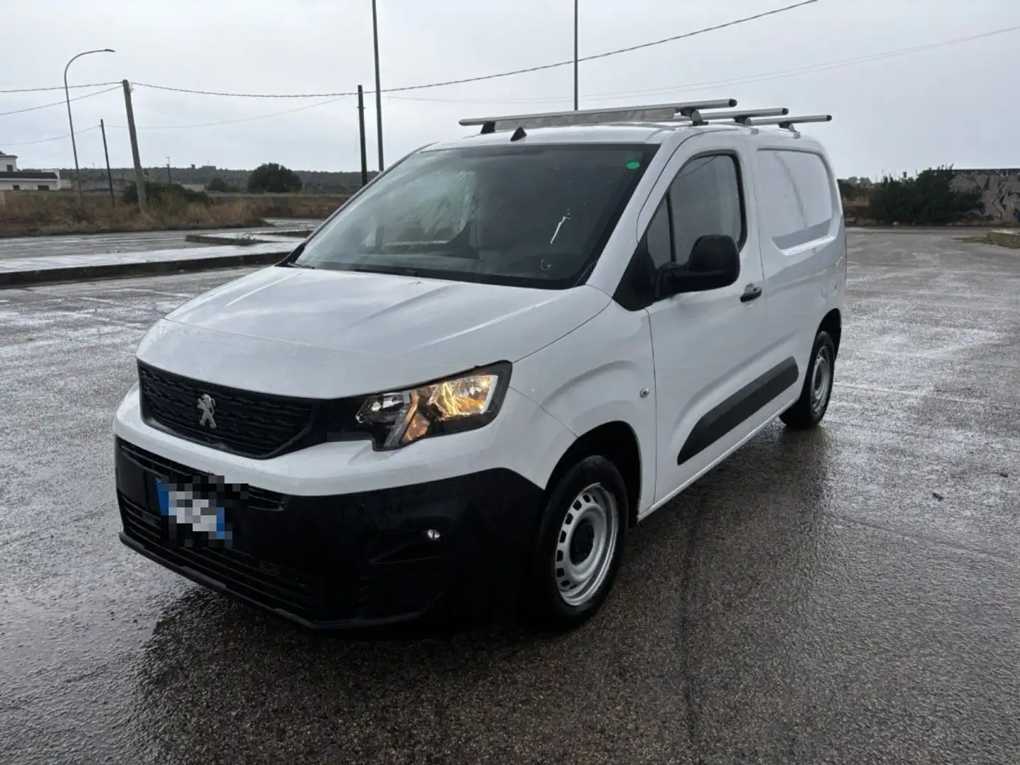 Peugeot Partner BlueHDi 100 S&S PC Premium ALLESTITO OFFICINA Blanc - 2