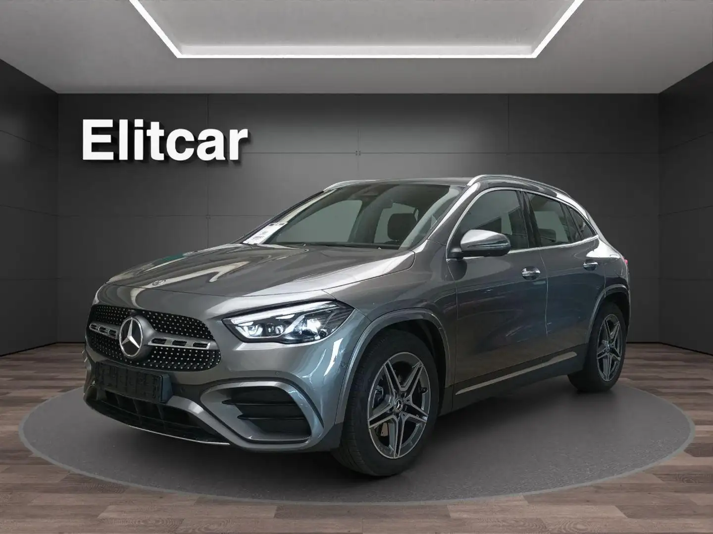Mercedes-Benz GLA 180 Automatic AMG Line Advanced Plus Gris - 1