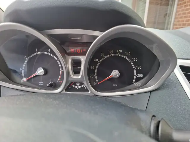 Ford Fiesta view 24