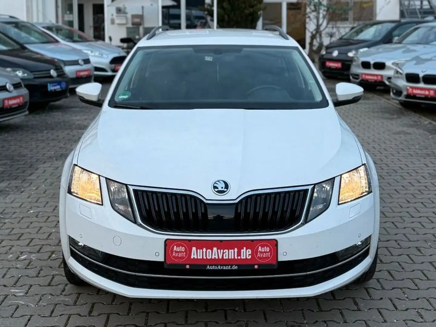 Skoda Octavia 1.8 TSI Combi Style*AUTOMATIK*CAR-PLAY* Weiß - 2