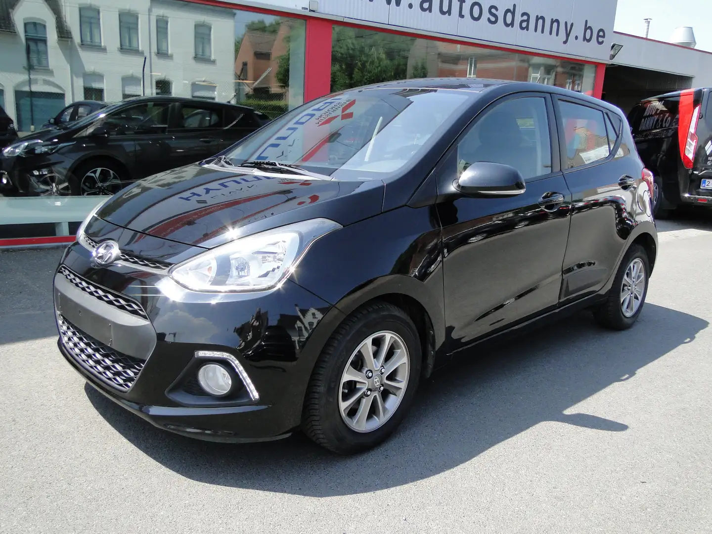 Hyundai i10 1.0i Pop Zwart - 1
