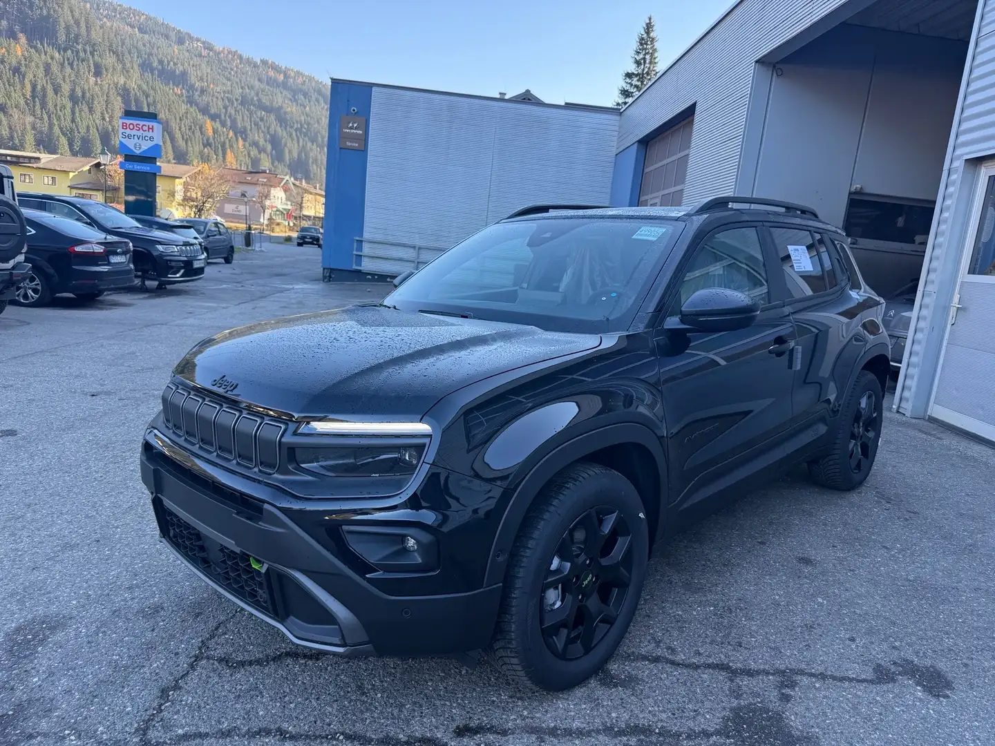 Jeep Avenger Avenger 1.2 T3 e-Hybrid 4xe Overland Schwarz - 2