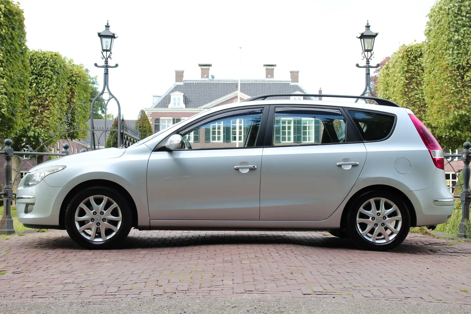 Hyundai i30 1.6 CW AUTOMAAT | LEDER/STOF | CLIMA | PARK SENS | Grau - 2