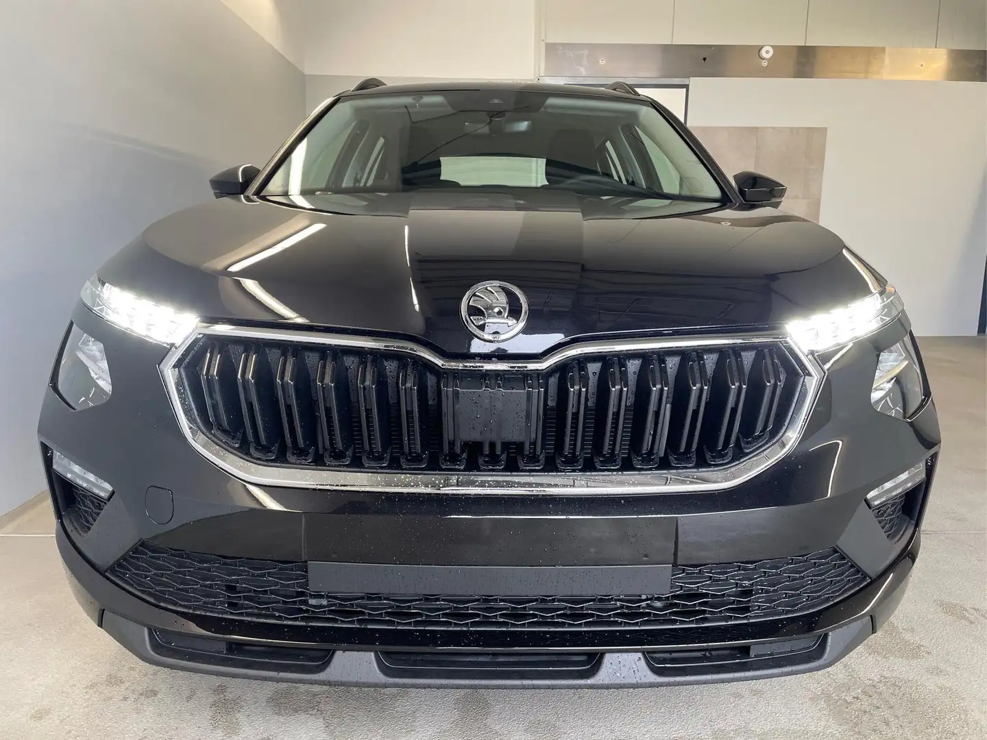 Skoda Kamiq Facelift 115PS DSG AHK+Sitzheizung 1.0 TSI DSG ... Schwarz - 2
