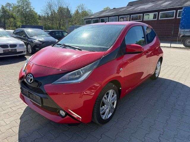 Imagine Toyota AYGO x-play touch Rückfahrkamera Automatik 2Hand