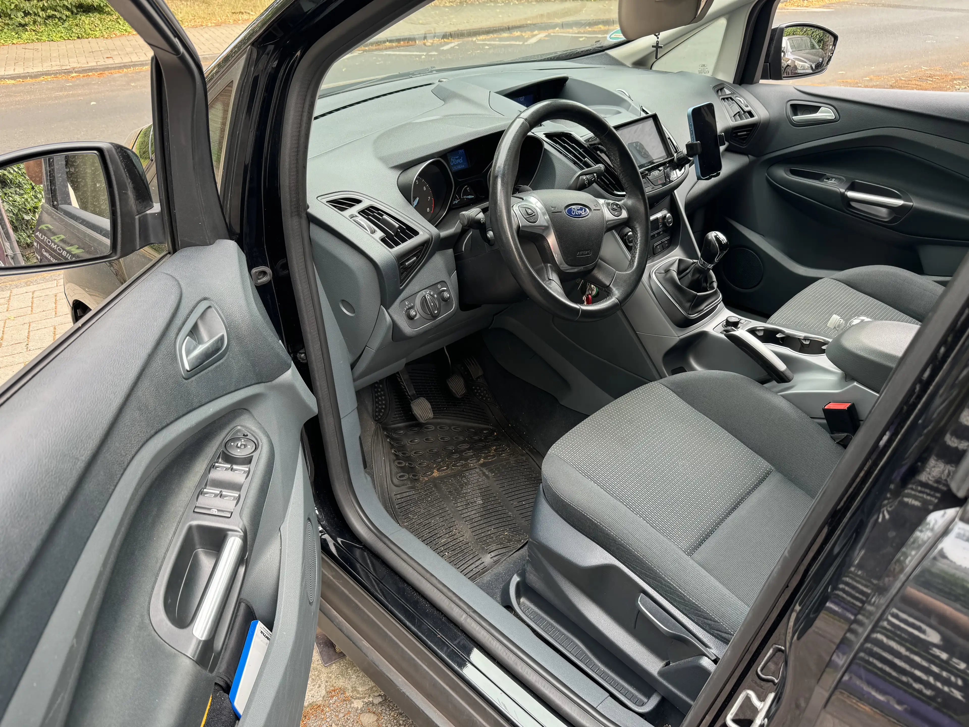 Ford Grand C-Max Trend — photo 9