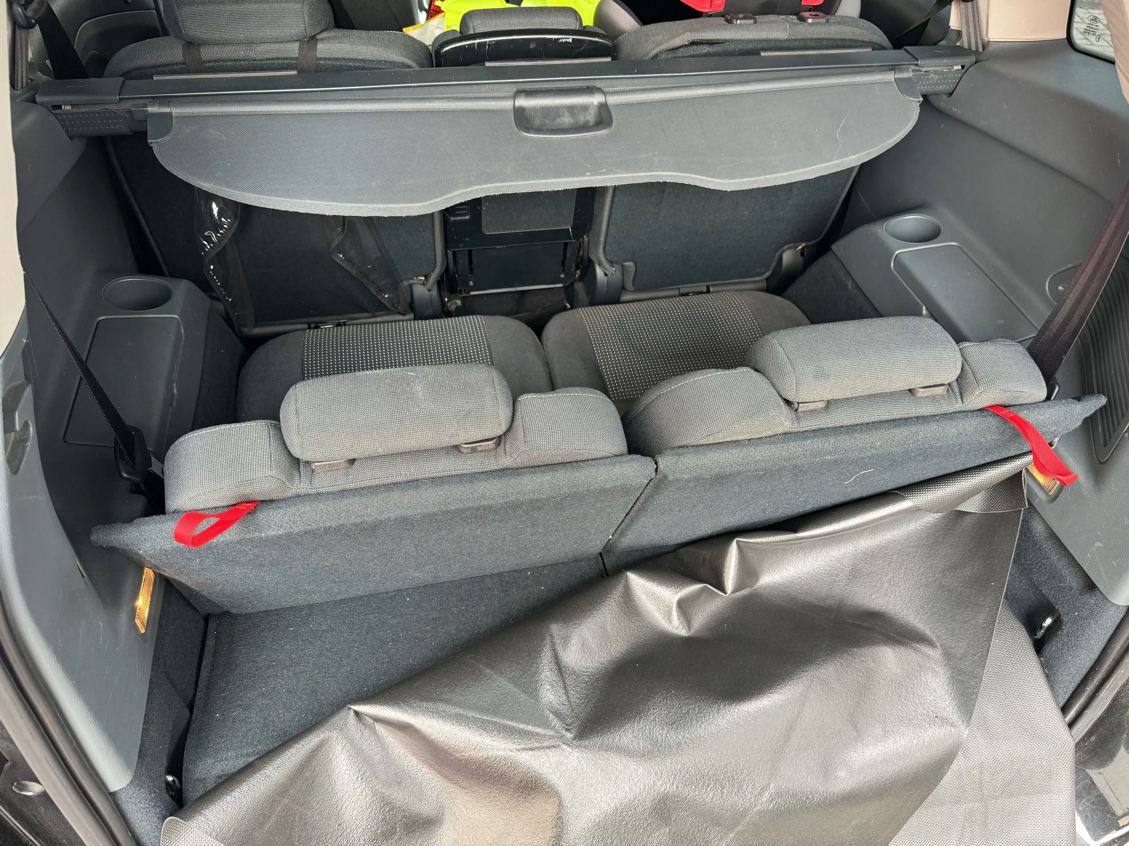 Ford Grand C-Max Trend — photo 8