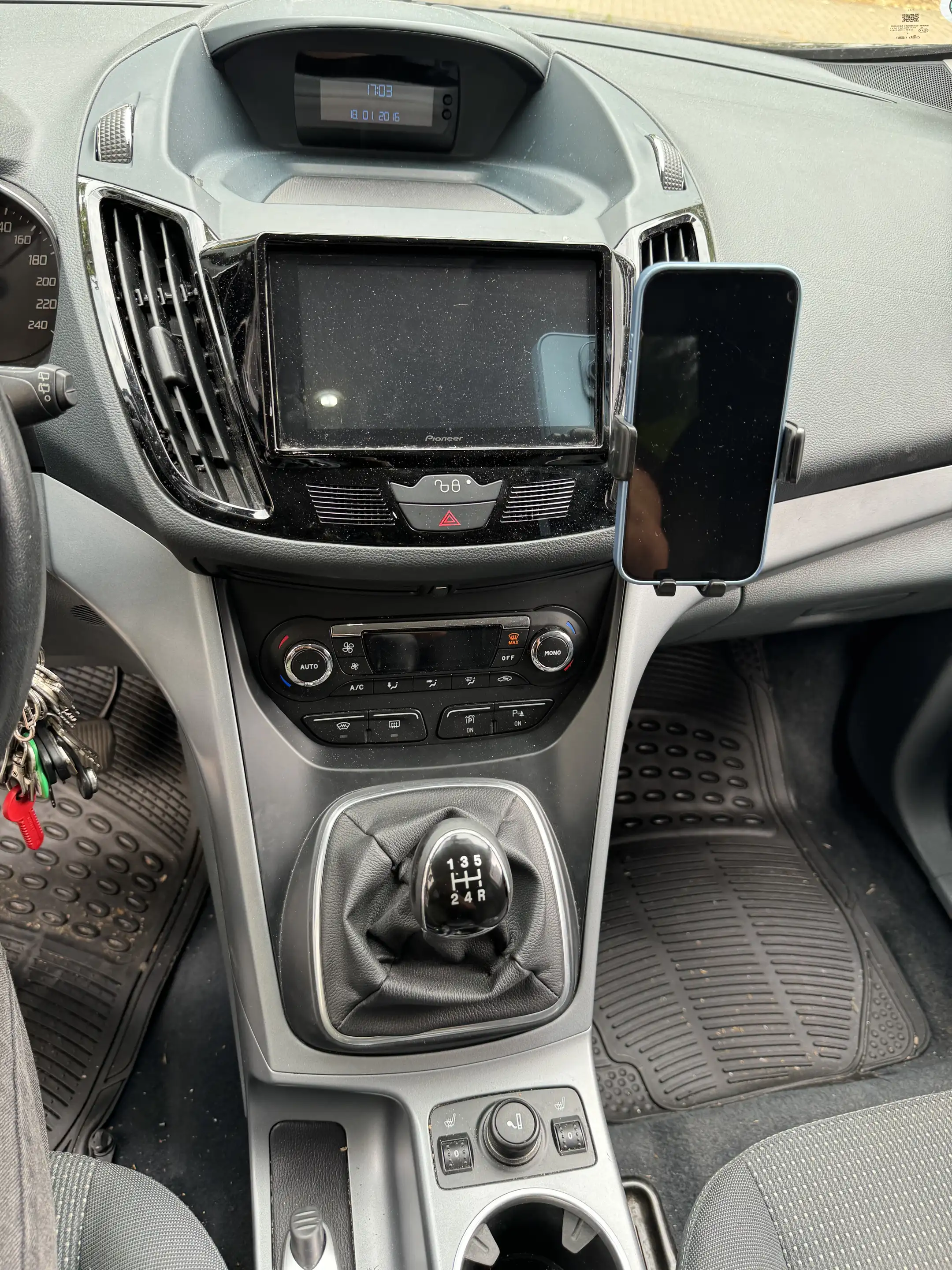 Ford Grand C-Max Trend — photo 10