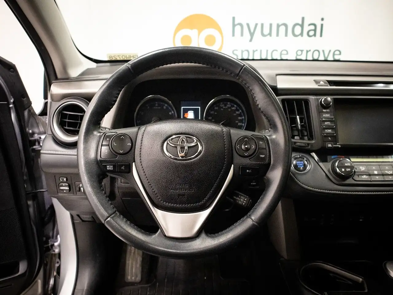 Toyota RAV 4 снимка Toyota RAV 4