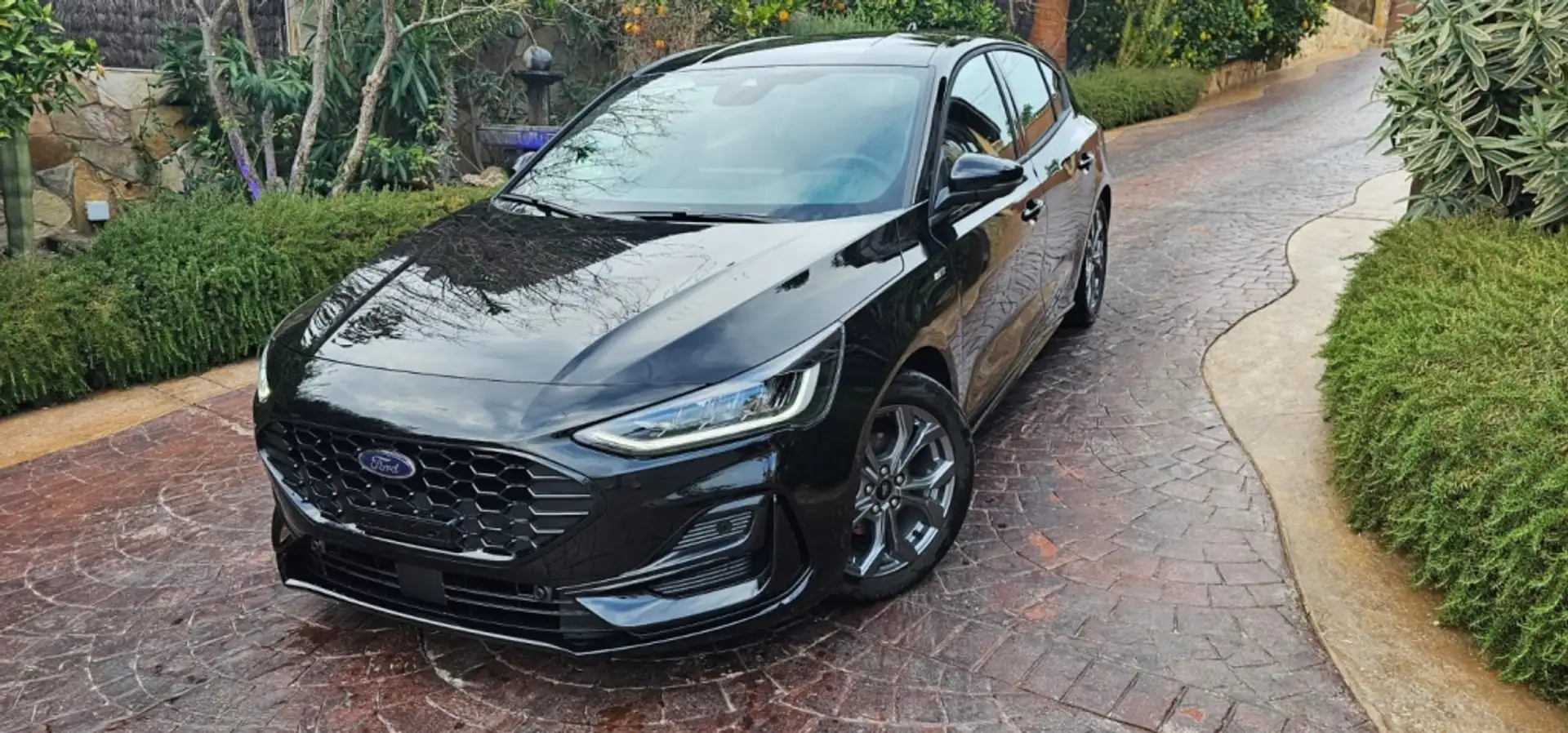 Ford Focus 1.0 Ecoboost MHEV ST-Line X 125 Negro - 1