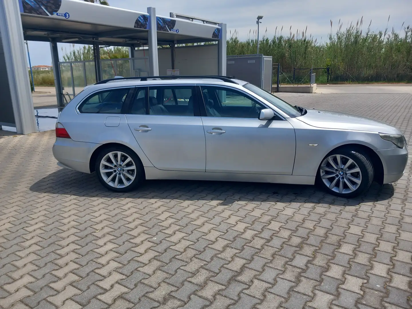BMW 520 520d Touring Futura Silver - 1