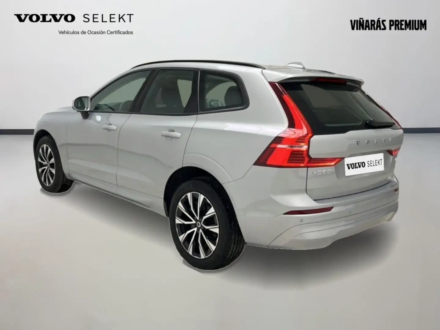 Volvo XC60 B4 Essential FWD Aut. Gris - 2