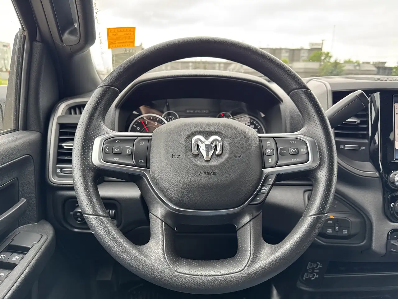 RAM 3500 снимка RAM 3500