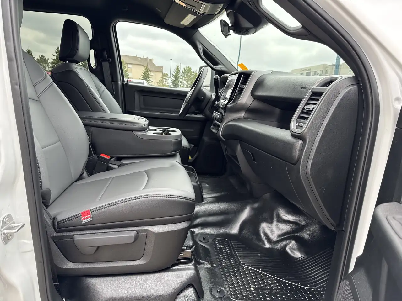 RAM 3500 снимка RAM 3500
