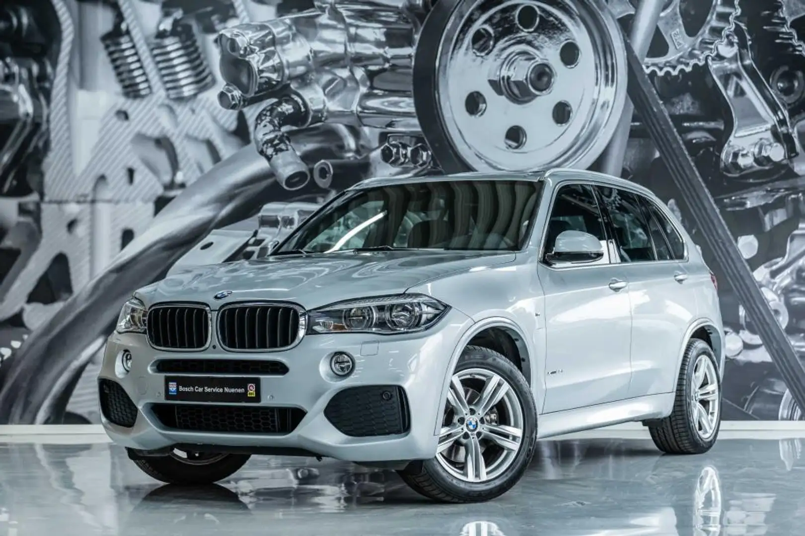 BMW X5 XDrive35i High Executive, M-Pakket, NL-Auto, Pano, Grijs - 1