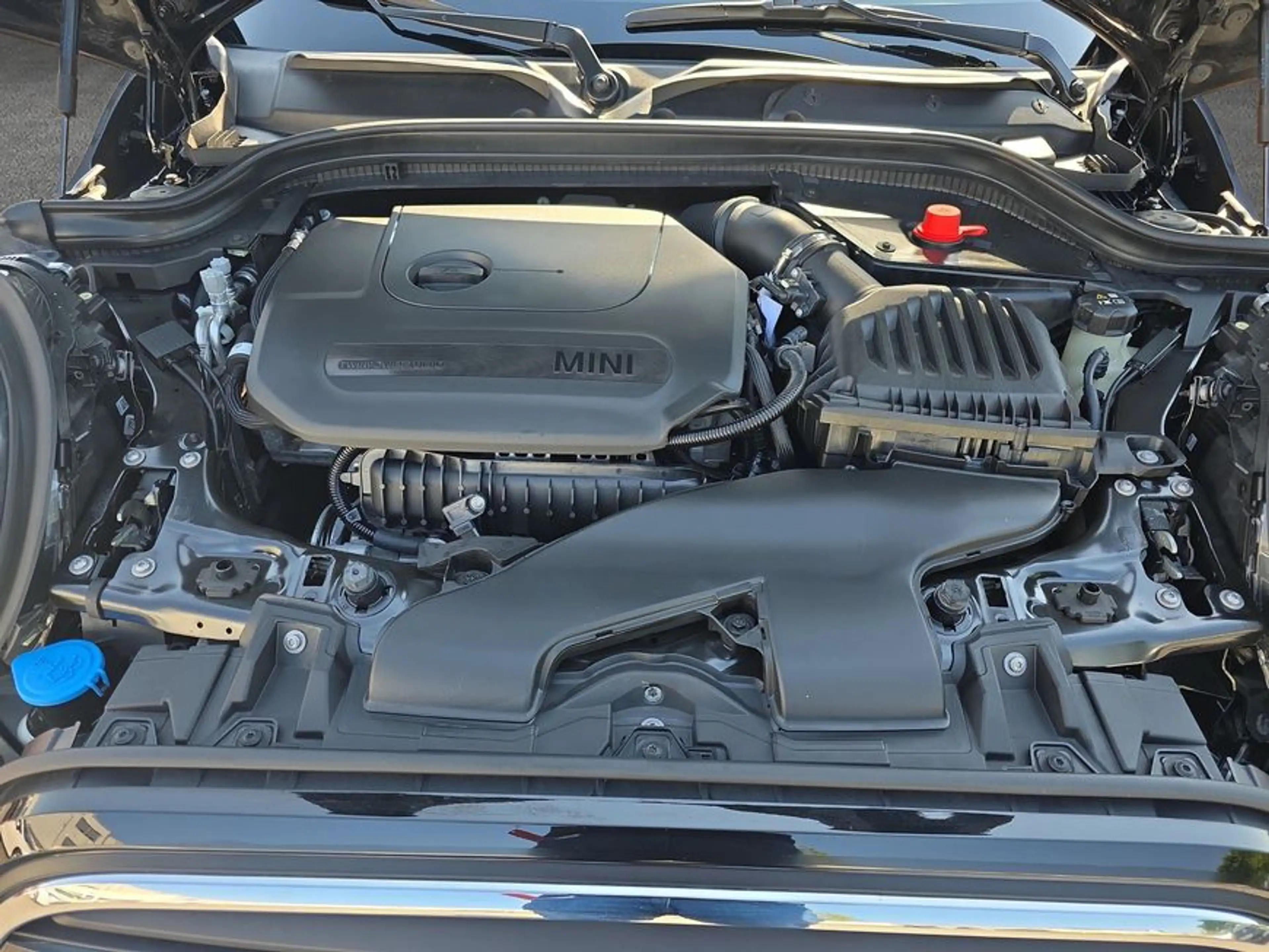 MINI Cooper E Cooper Essential Trim SHZ + PARKASSISTENT — photo 8