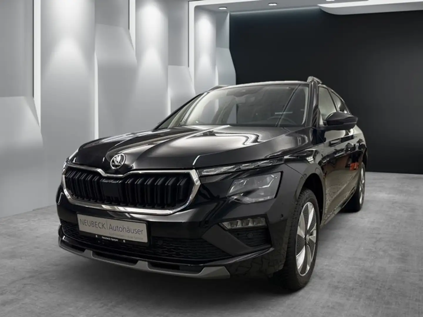 Skoda Kamiq 1.0 TSI Selection ACC AHK SITZH MATRIX RFK Schwarz - 1