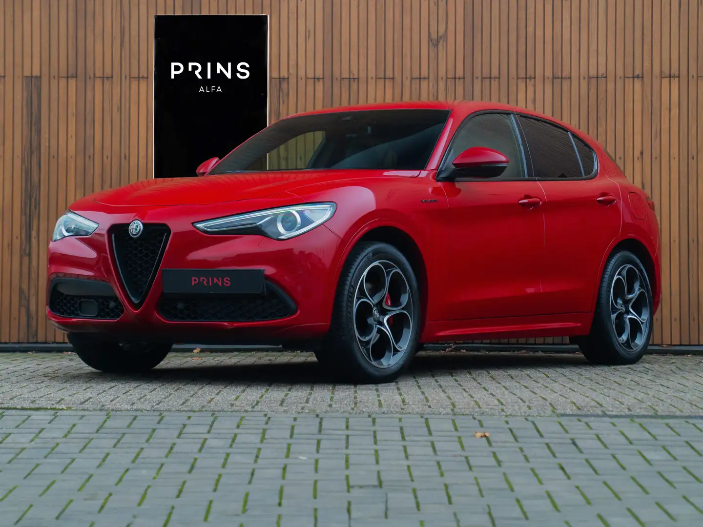 Alfa Romeo Stelvio 2.0T AWD Veloce 320pk | Harman/Kardon | Adapt. cru Rood - 1