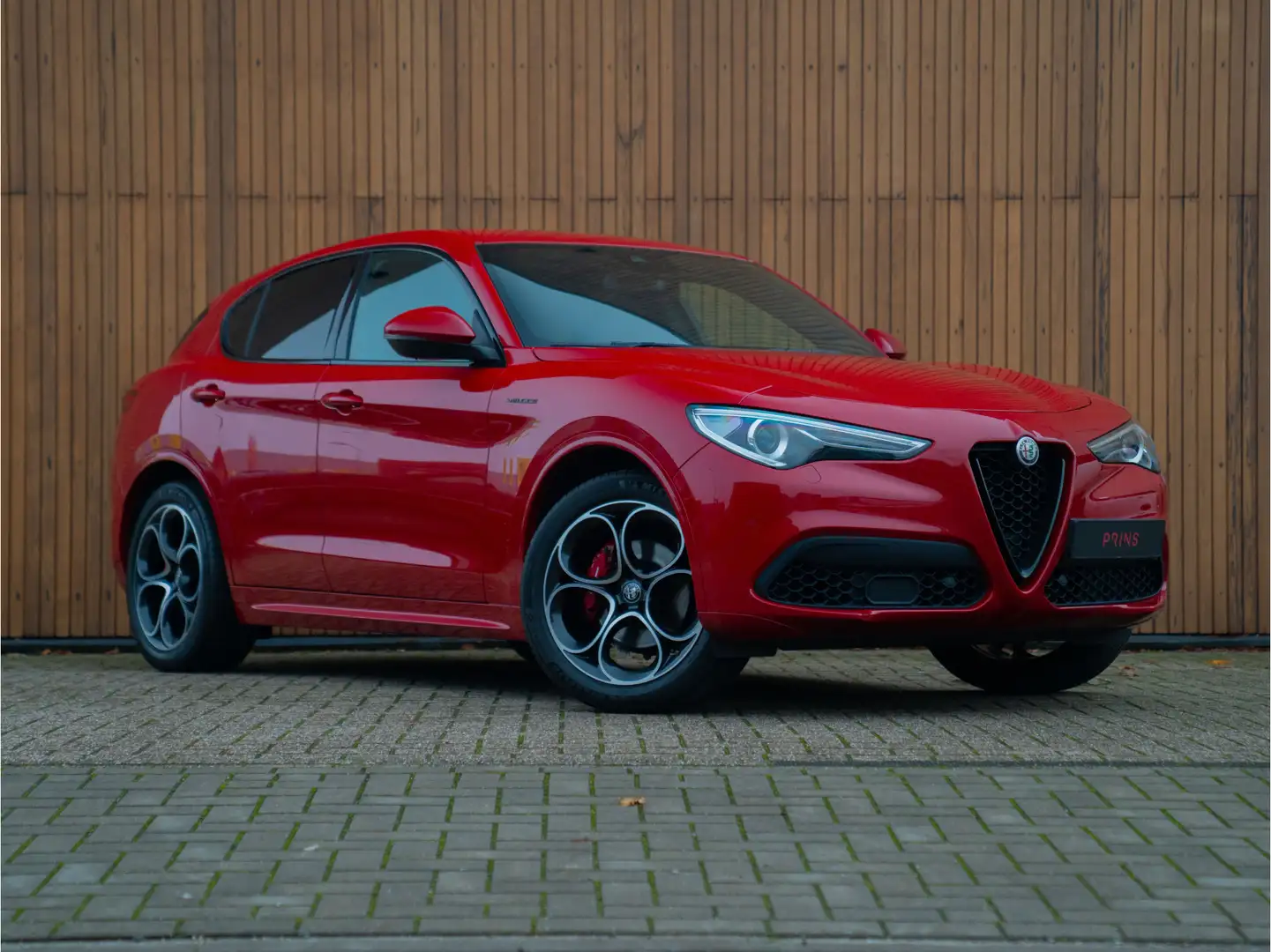 Alfa Romeo Stelvio 2.0T AWD Veloce 320pk | Harman/Kardon | Adapt. cru Rood - 2