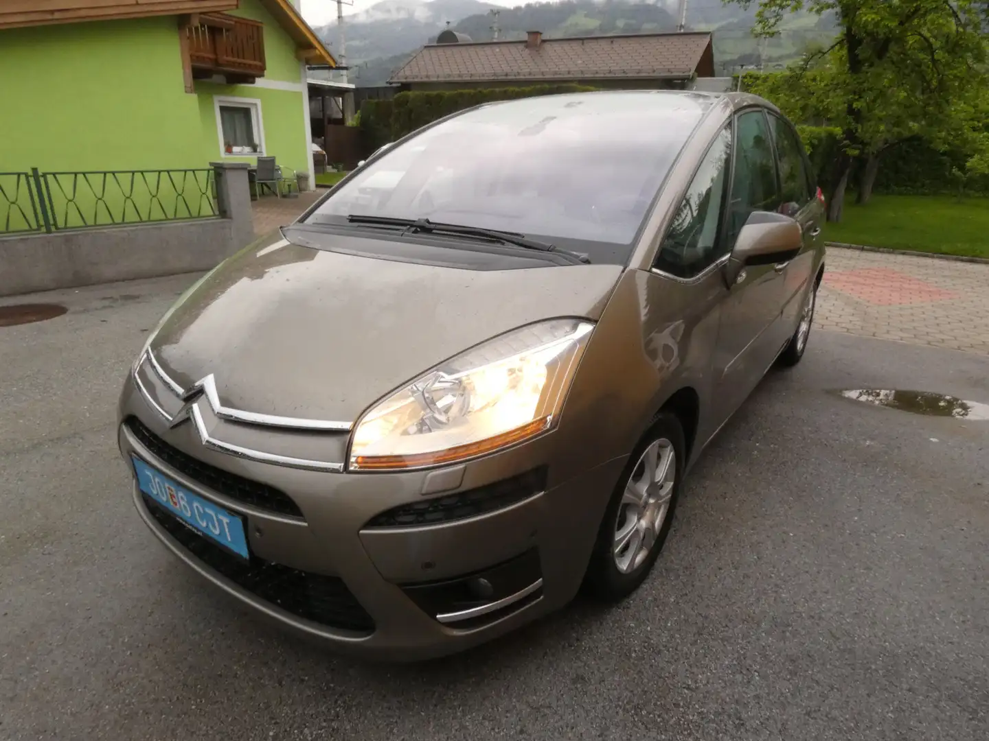 Citroen C4 Picasso 1,6  HDi Automatik Коричневий - 1