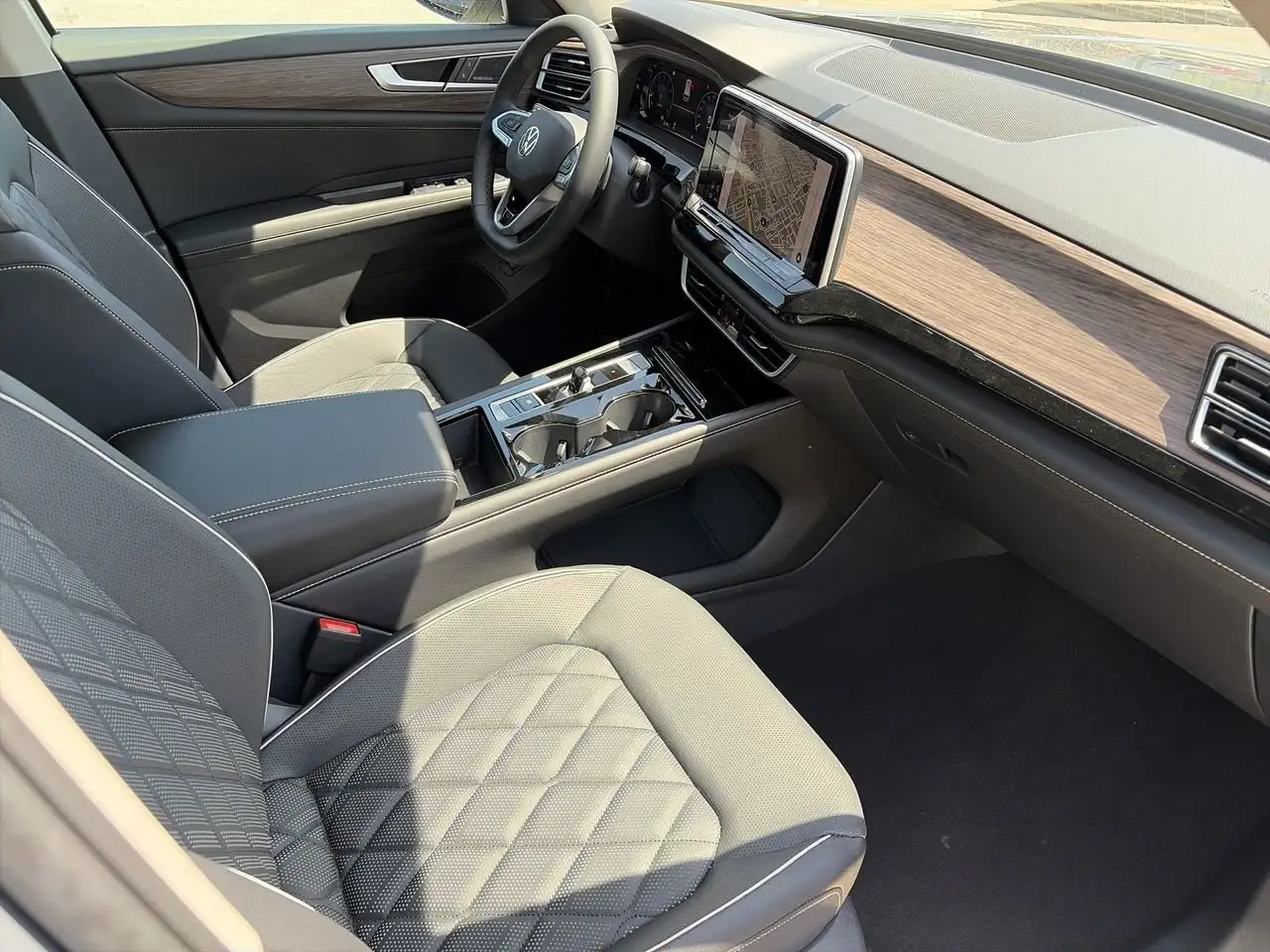 Volkswagen Atlas снимка Volkswagen Atlas