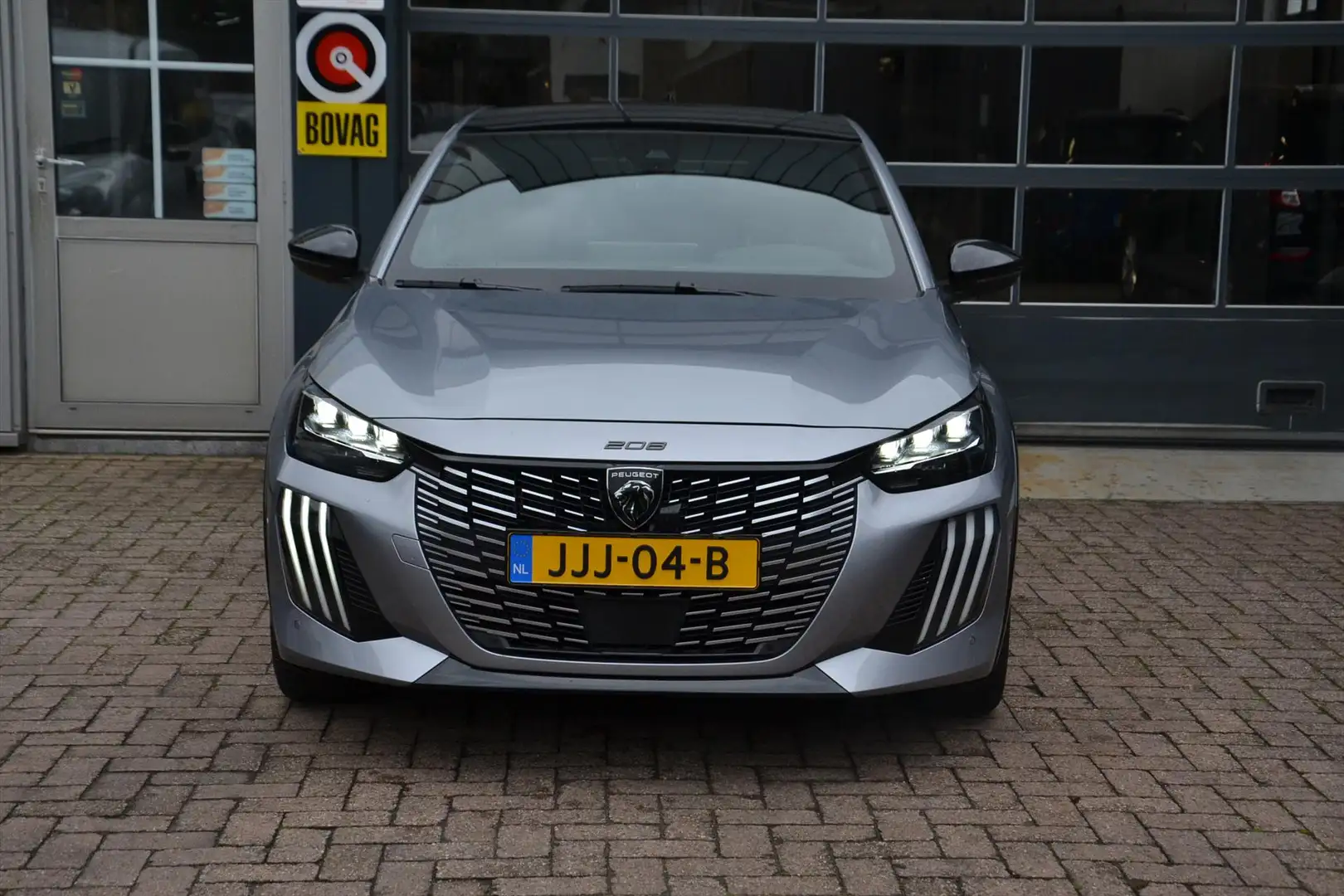 Peugeot 208 1.2 Hybrid 145 PK Alcantara e-DCS6 GT Gris - 2